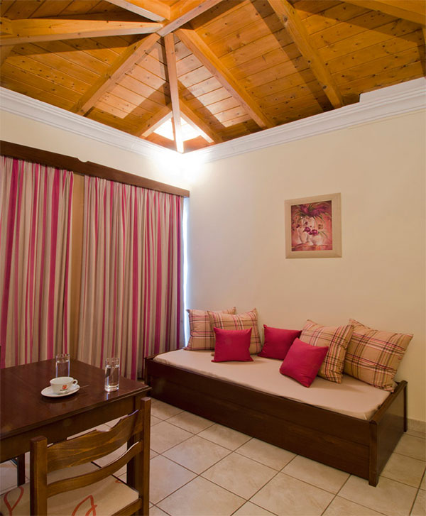 Makis in Beach Resort, Thermissia, Ermioni, Argolida